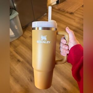 30 oz Stanley Tumbler Mustard Yellow with Straw
